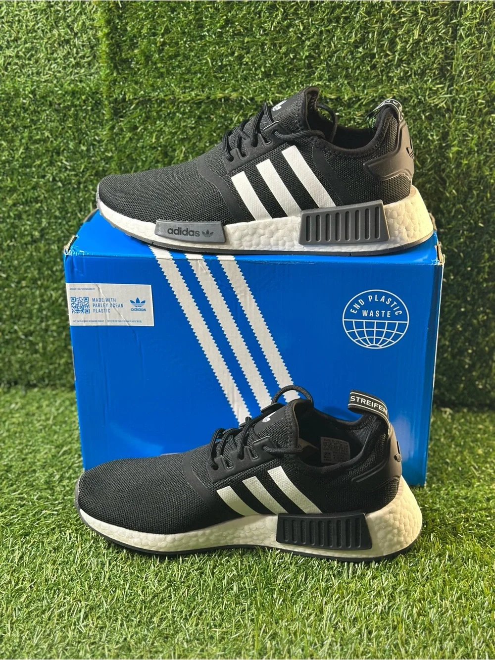 ADIDAS ORIGINALES NMD_R1 PRIMEBLUE ,SIZE 7 MENS, BRAND NEW